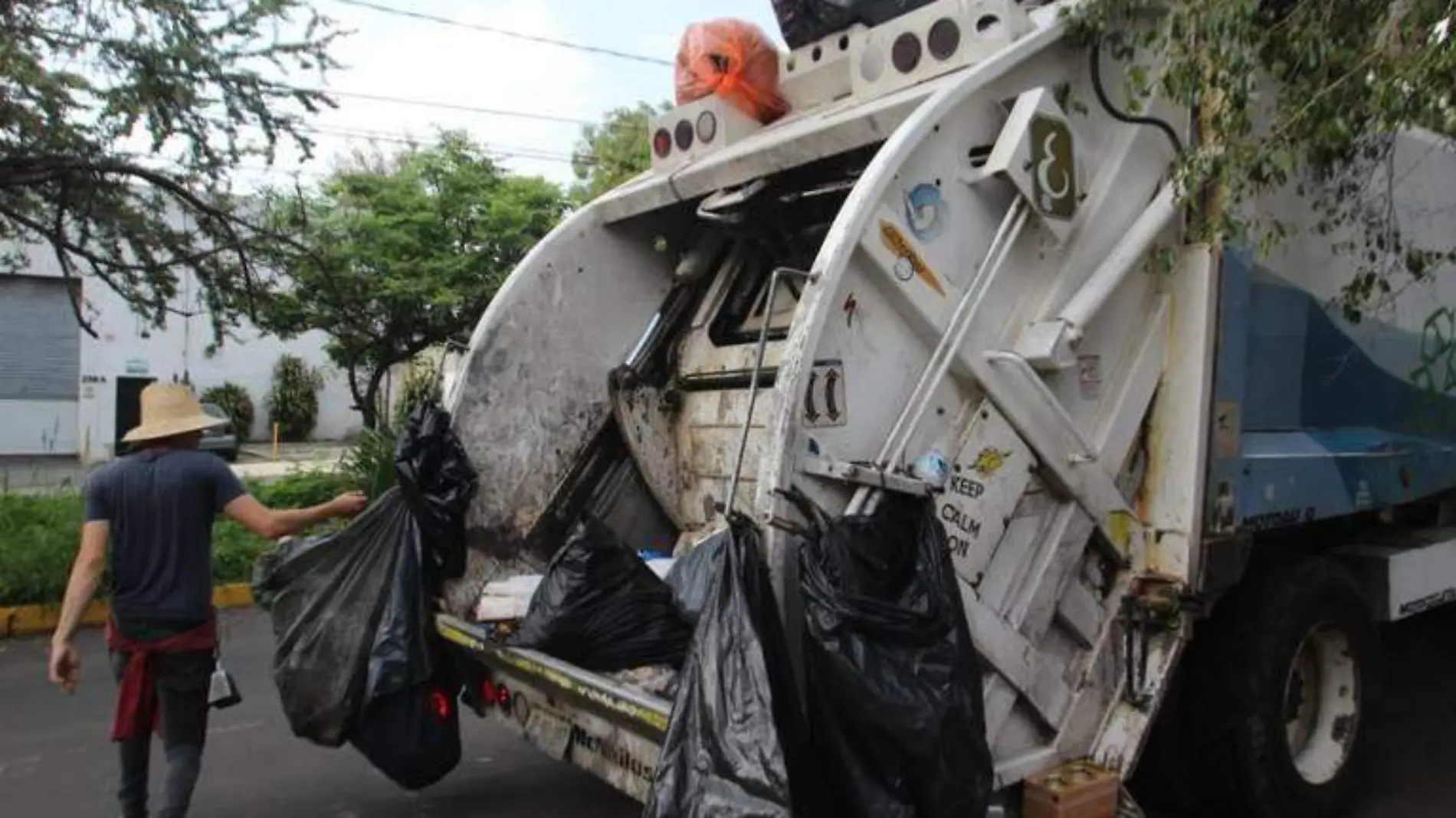 camión_basura_Aurelio Magaña